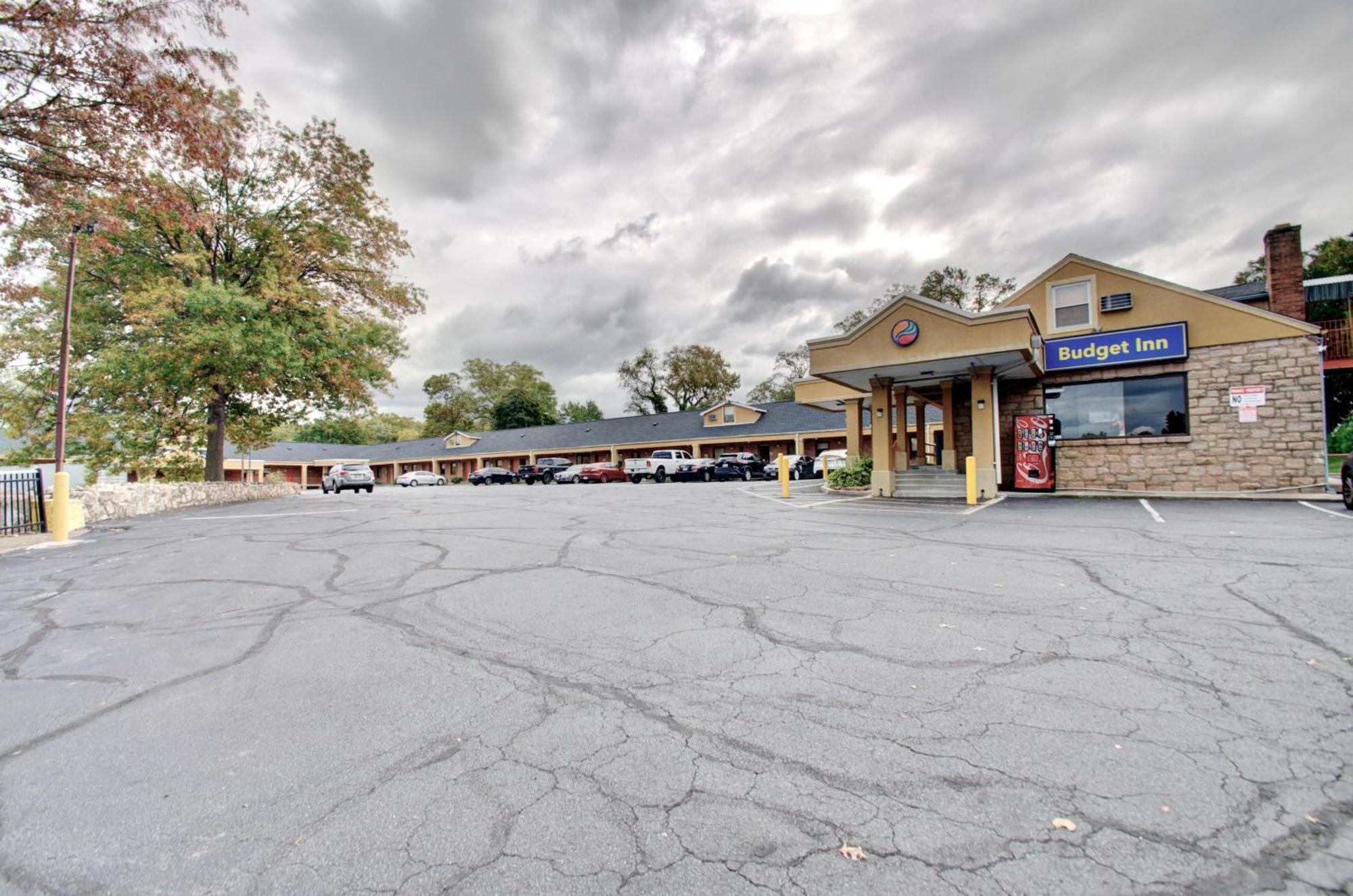 Budget Inn Falls Church Exterior foto