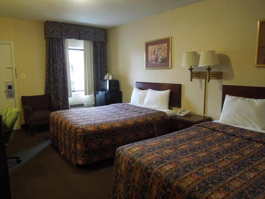 Budget Inn Falls Church Exterior foto