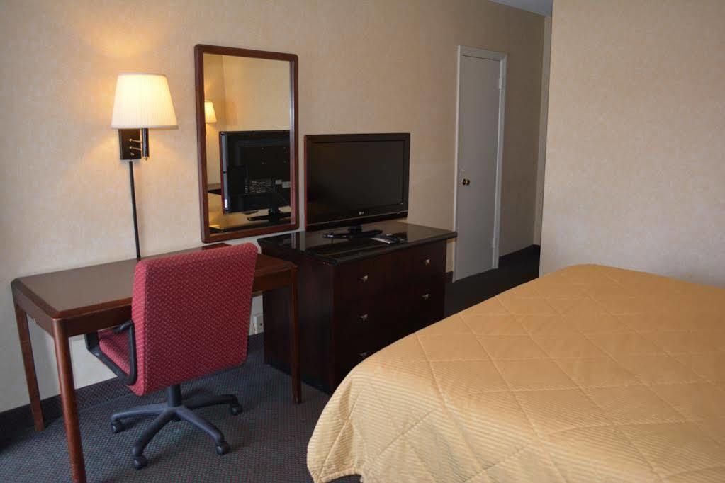 Budget Inn Falls Church Exterior foto