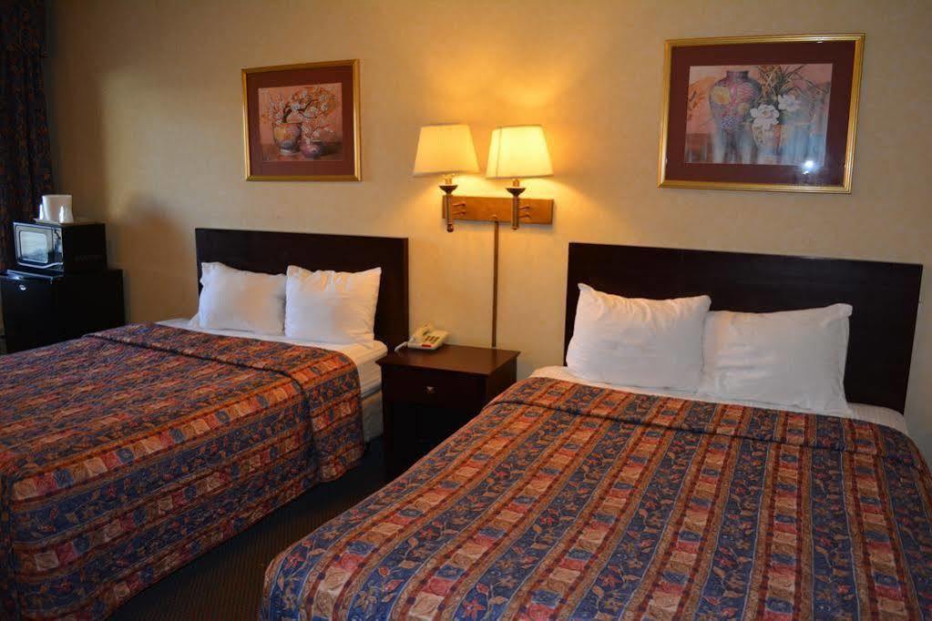 Budget Inn Falls Church Exterior foto
